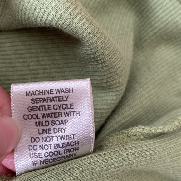 ✨3 for $25✨ Vintage Christopher & Banks Green Turtleneck Tank Top - Picture 7 of 7